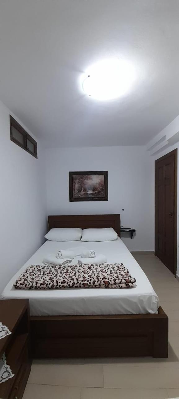 בראט Apartment Altin In Old Town מראה חיצוני תמונה