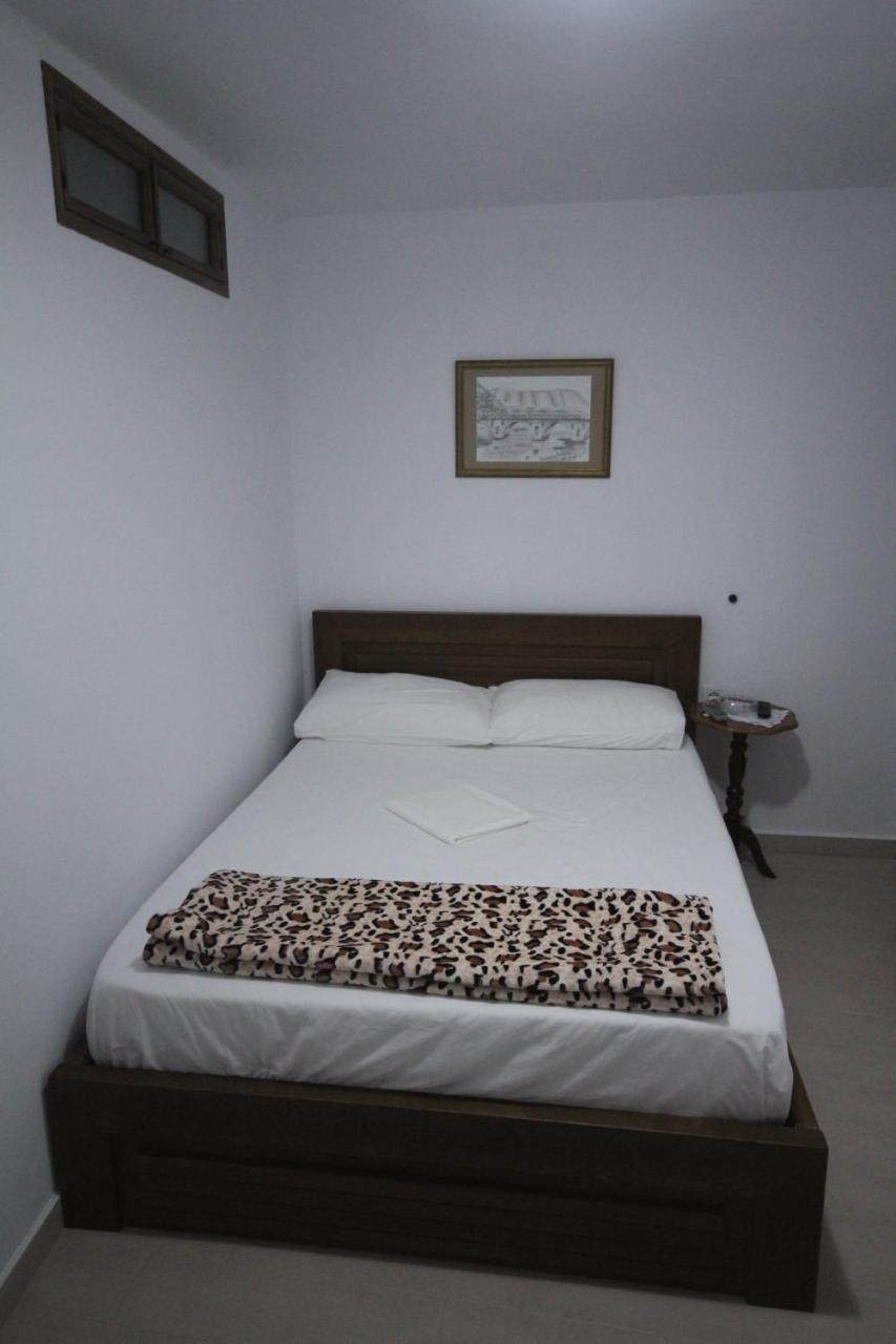 בראט Apartment Altin In Old Town מראה חיצוני תמונה